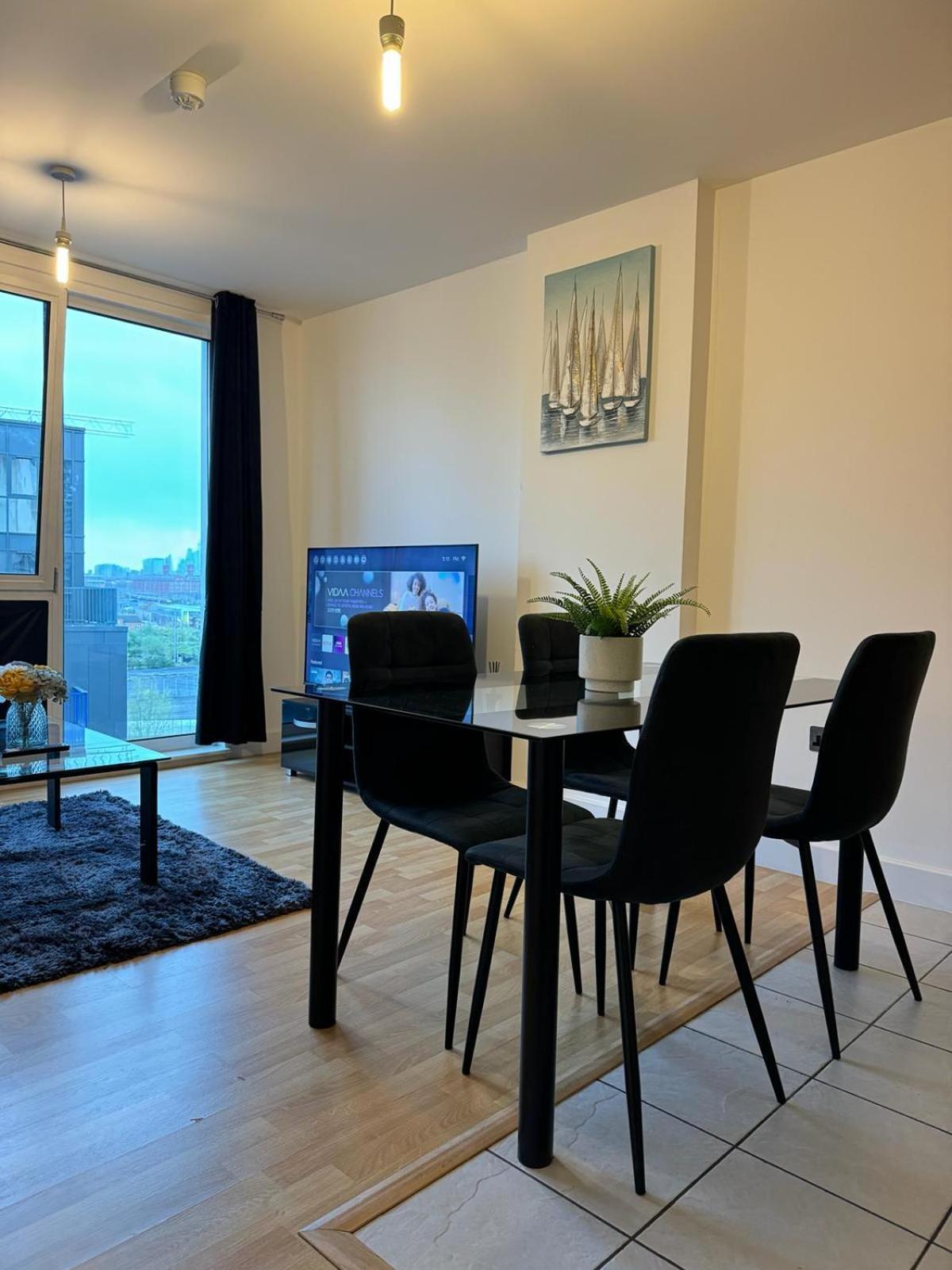 Spacious 2 Bedrooms Apartment In Stratford لندن المظهر الخارجي الصورة