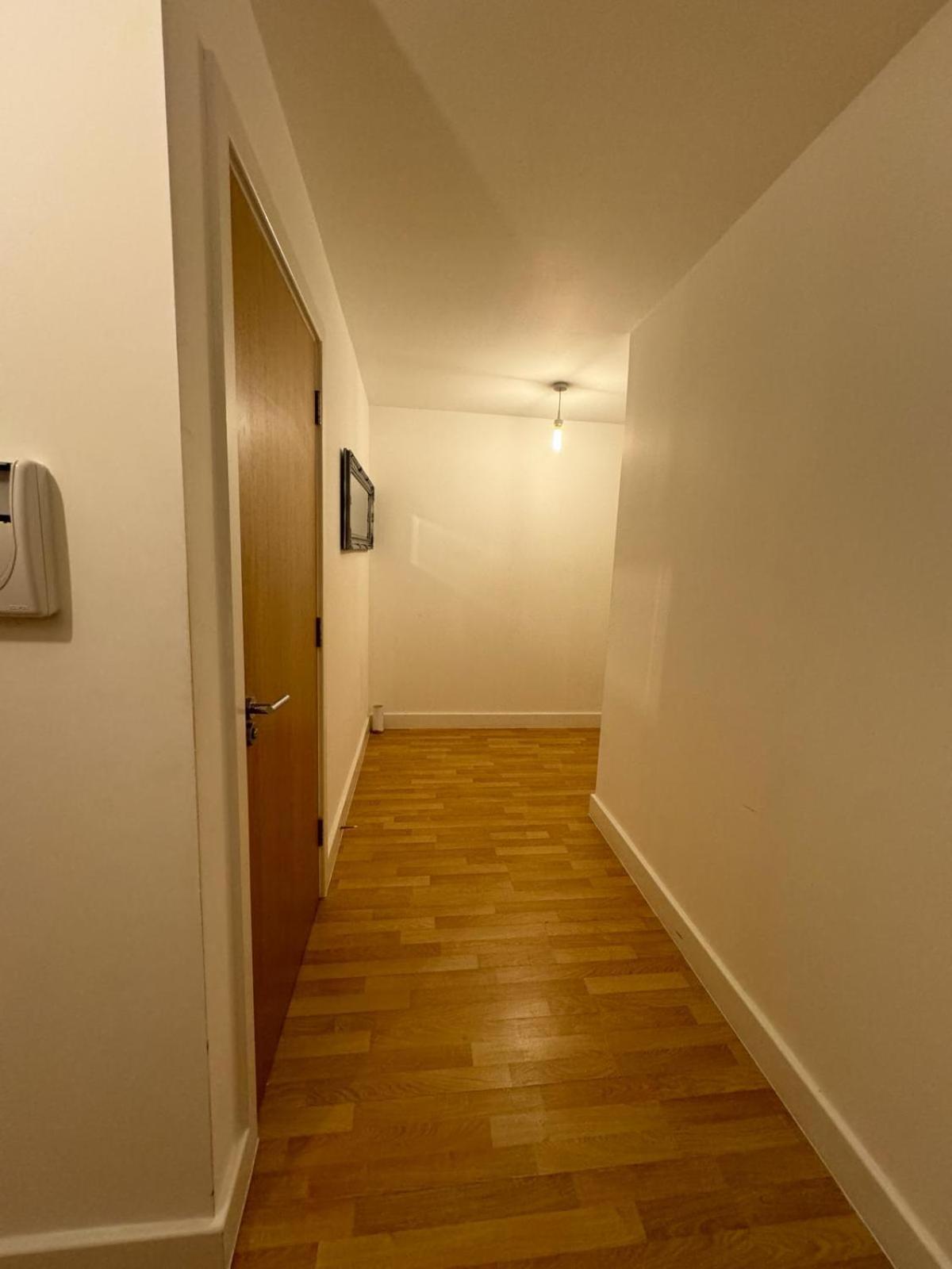 Spacious 2 Bedrooms Apartment In Stratford لندن المظهر الخارجي الصورة